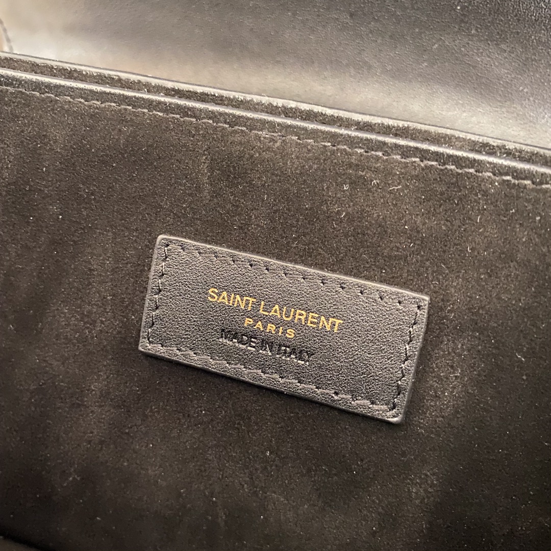 ELISE SHOULDER BAG IN ALLIGATOR-EMBOSSED PATENT LEATHER