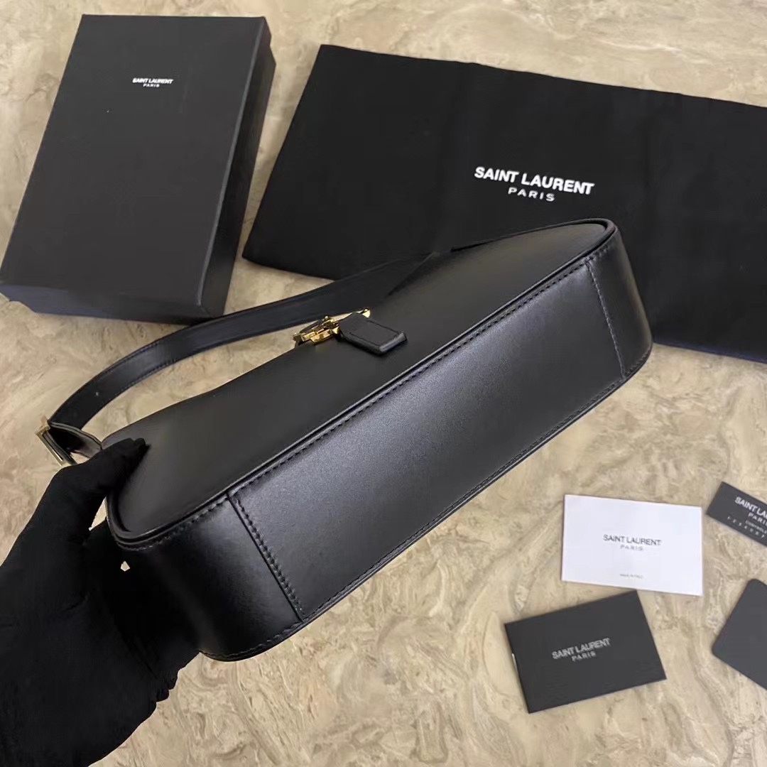LE 5 À 7 HOBO BAG IN MATTE PYTHON