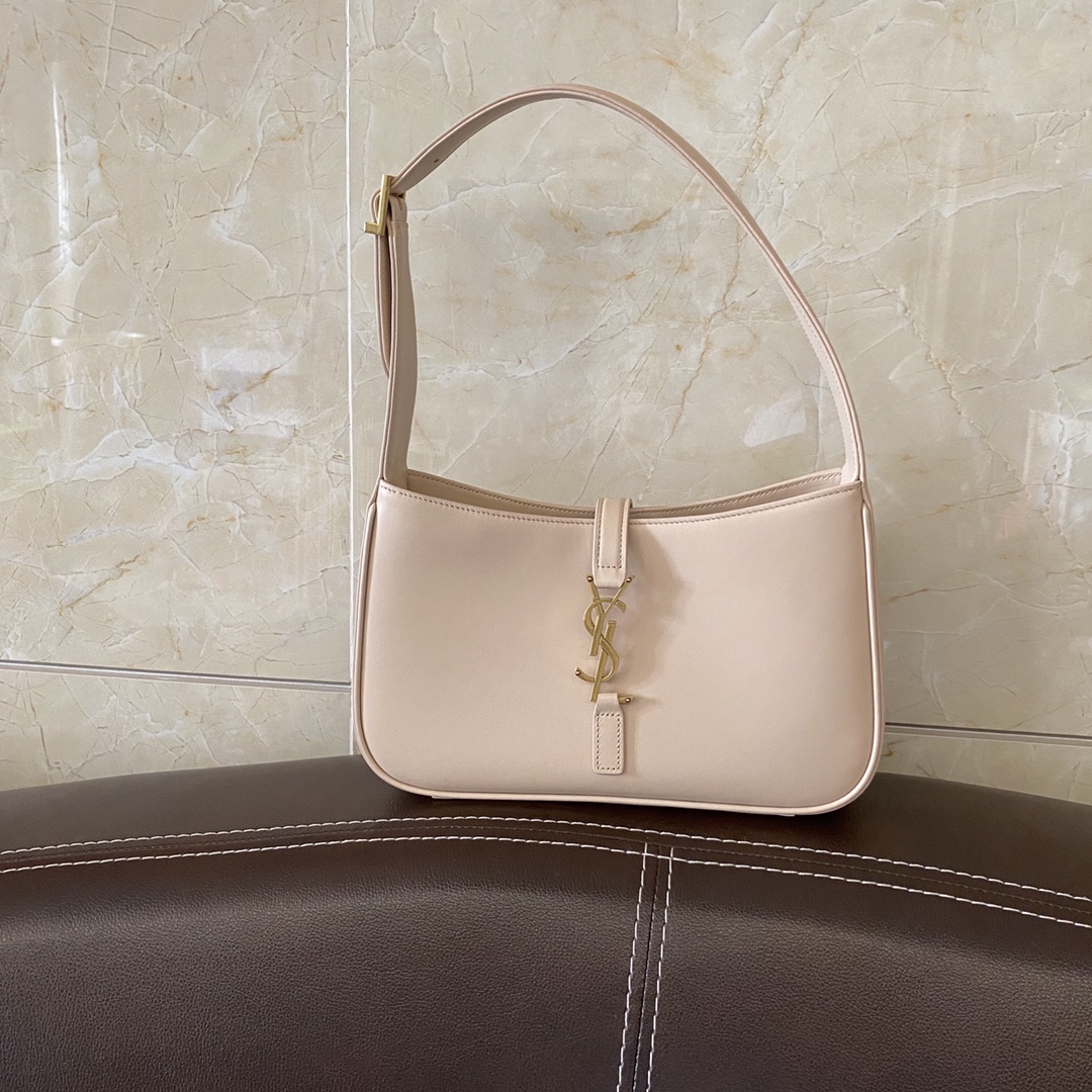 LE 5 À 7 HOBO BAG IN CROCODILE-EMBOSSED SHINY LEATHER