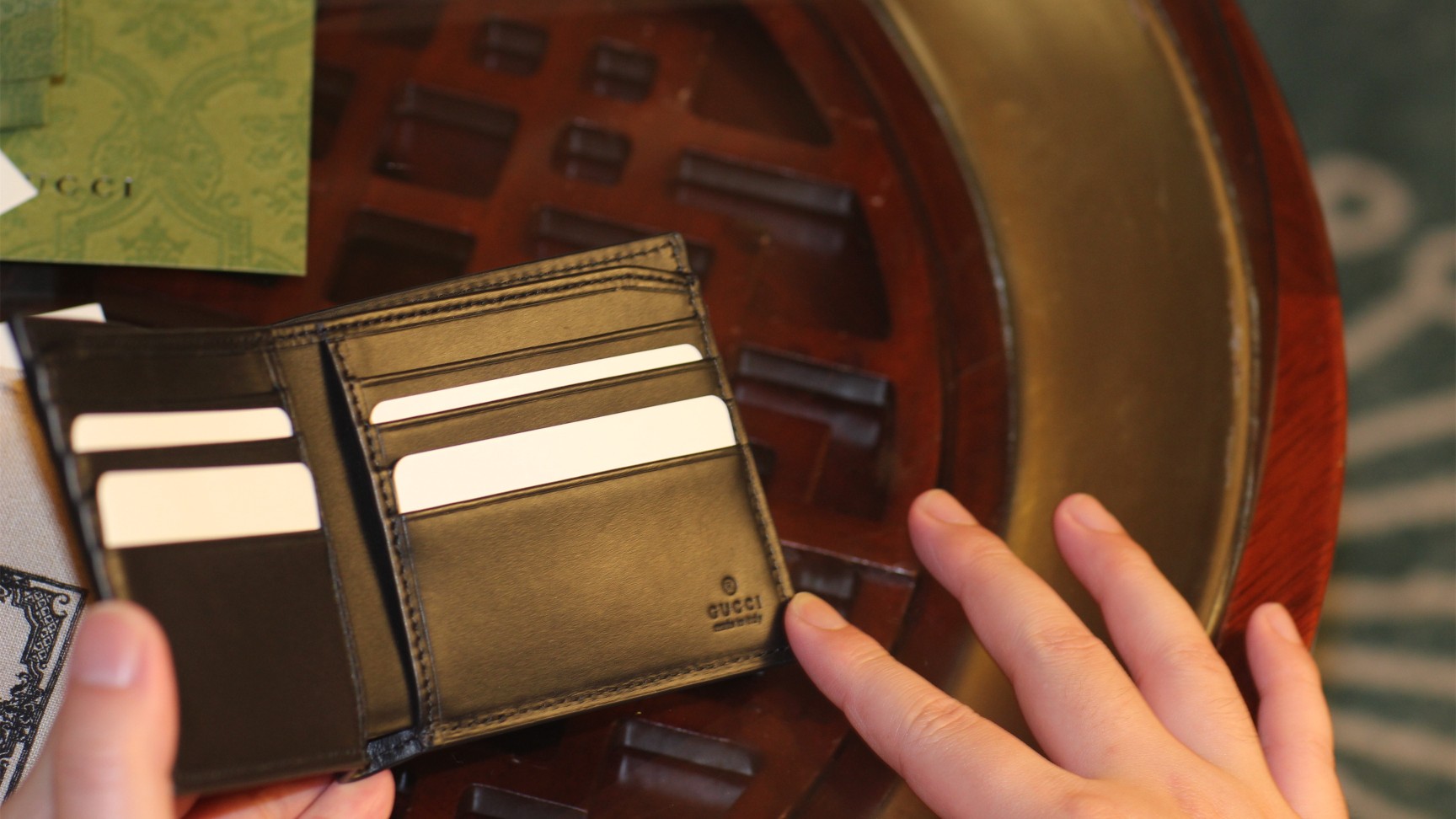 G*u*i signature wallet