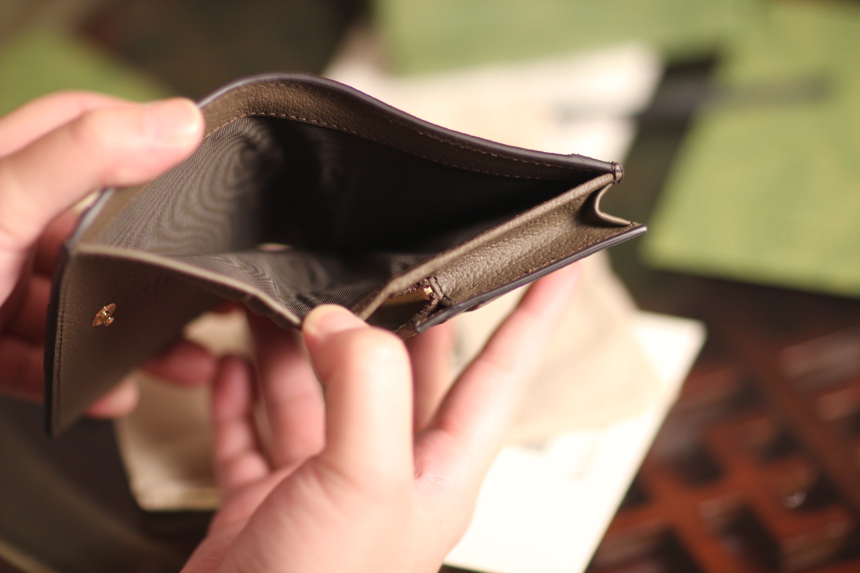 G*u*i signature wallet