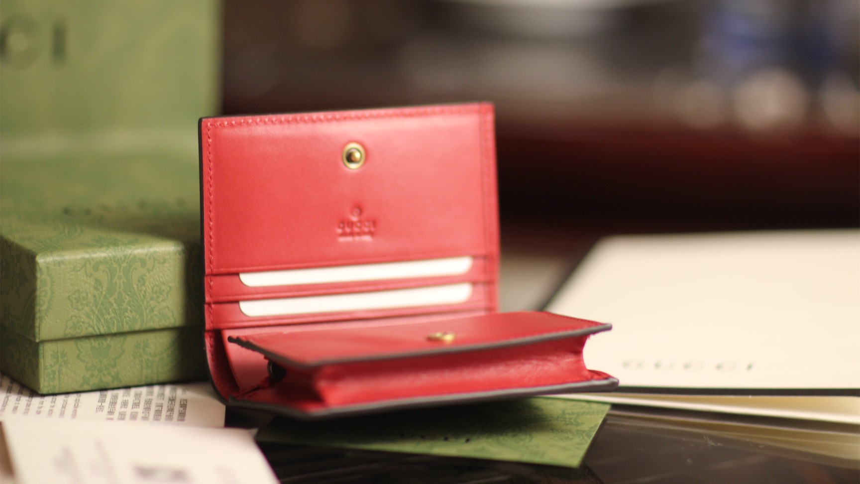 G*u*i cherry wallet
