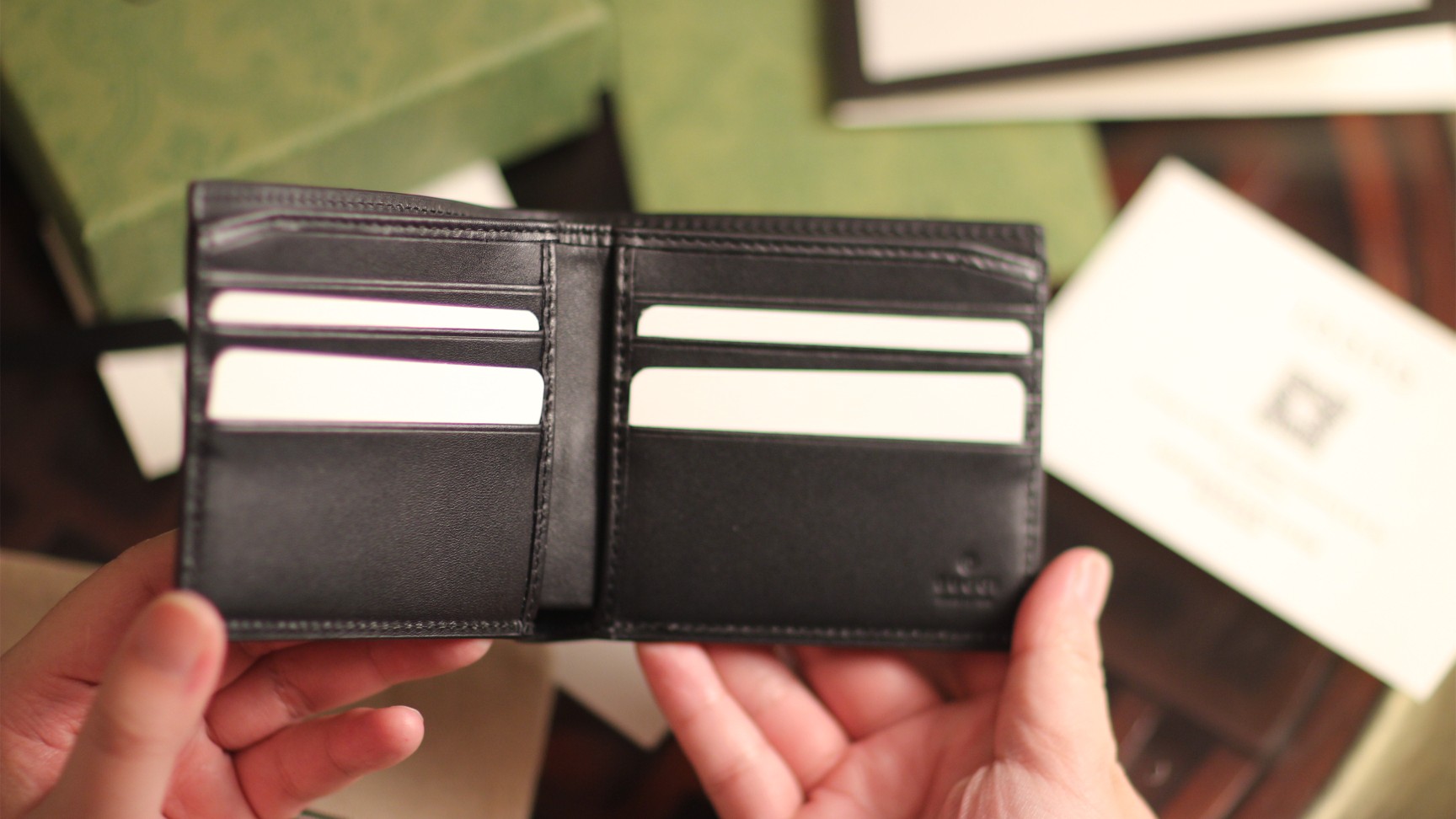 bee print gg S*p*e wallet