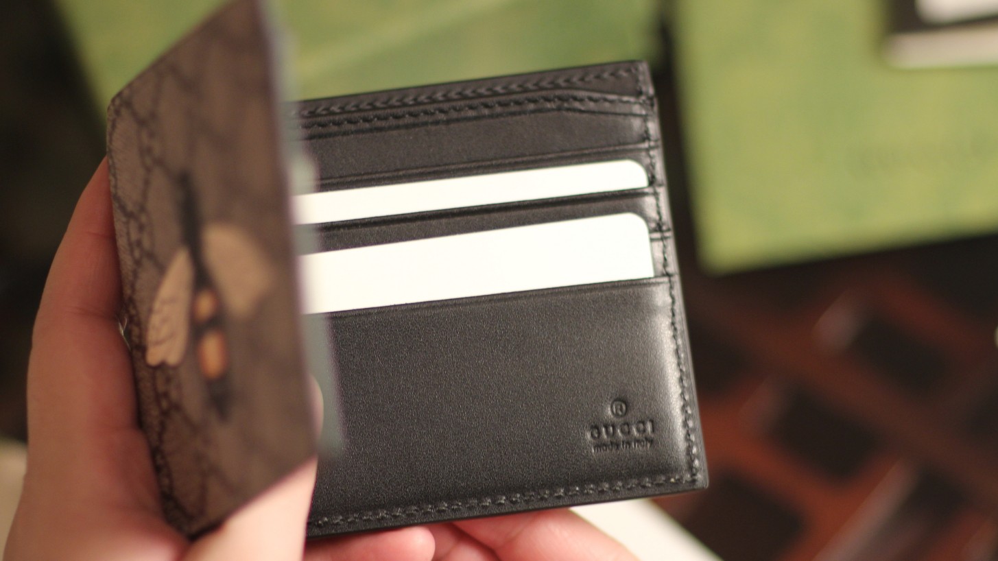 bee print gg S*p*e wallet