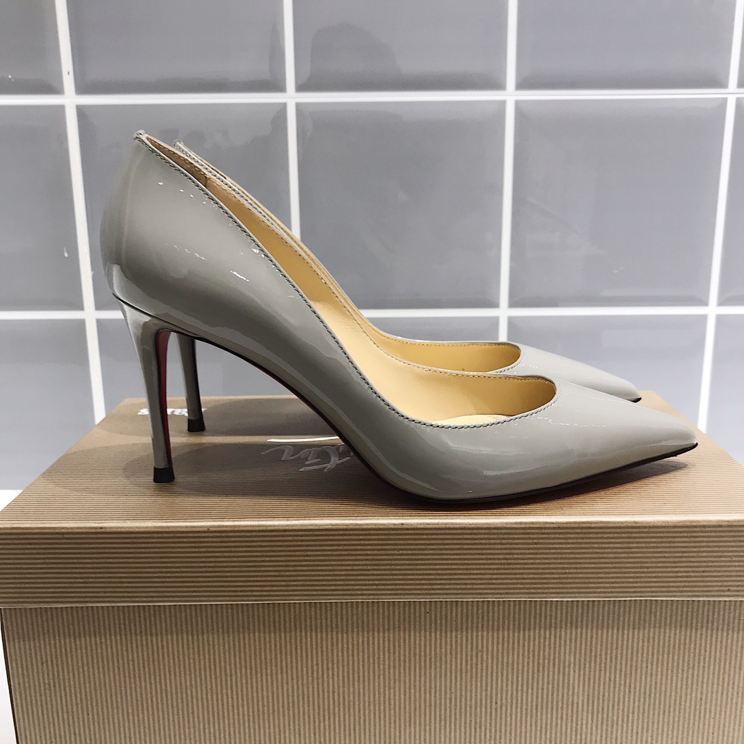 Ch**an louboutin queen red sole shoes