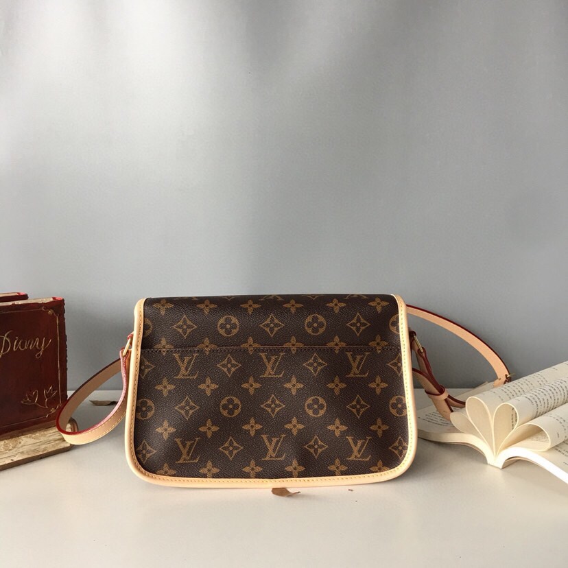l**is V*t*n sologne monogram shoulder bag