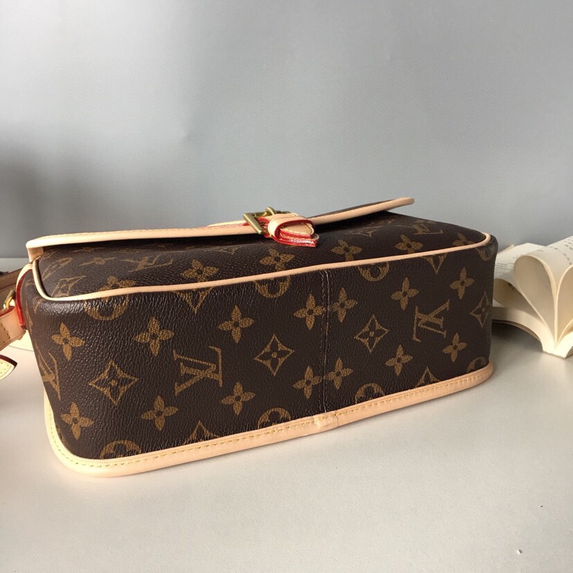 l**is V*t*n sologne monogram shoulder bag