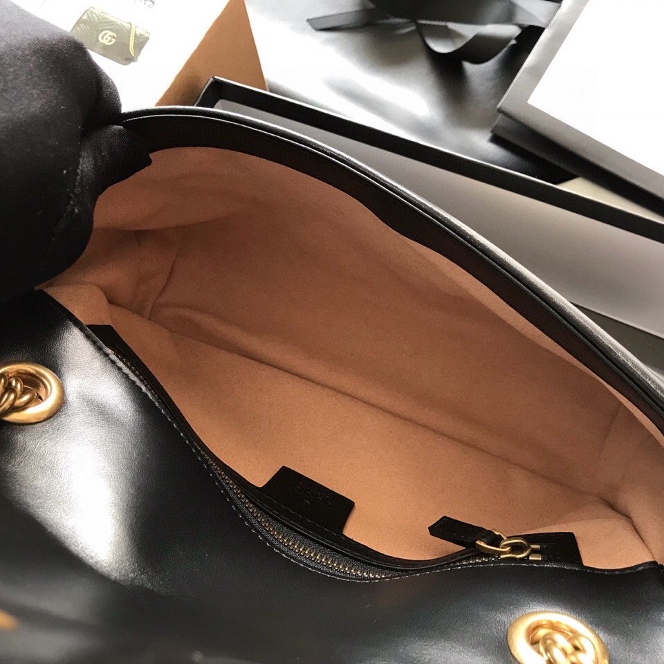 GG Marmont small matelassé shoulder bag-26 CM