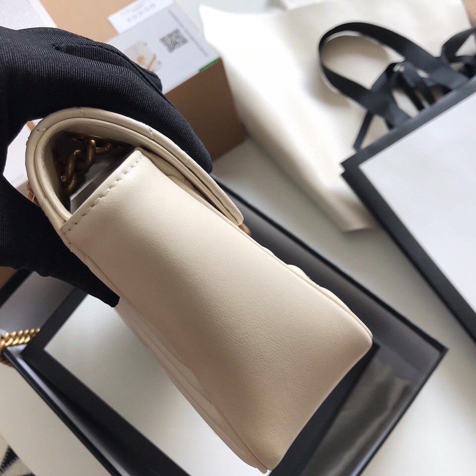 GG Marmont mini matelassé shoulder bag-26 CM
