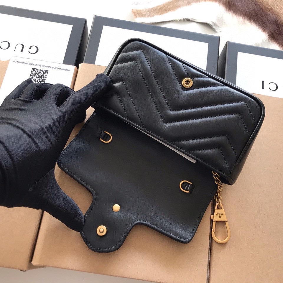 gg marmont matelassé leather S*per mini bag