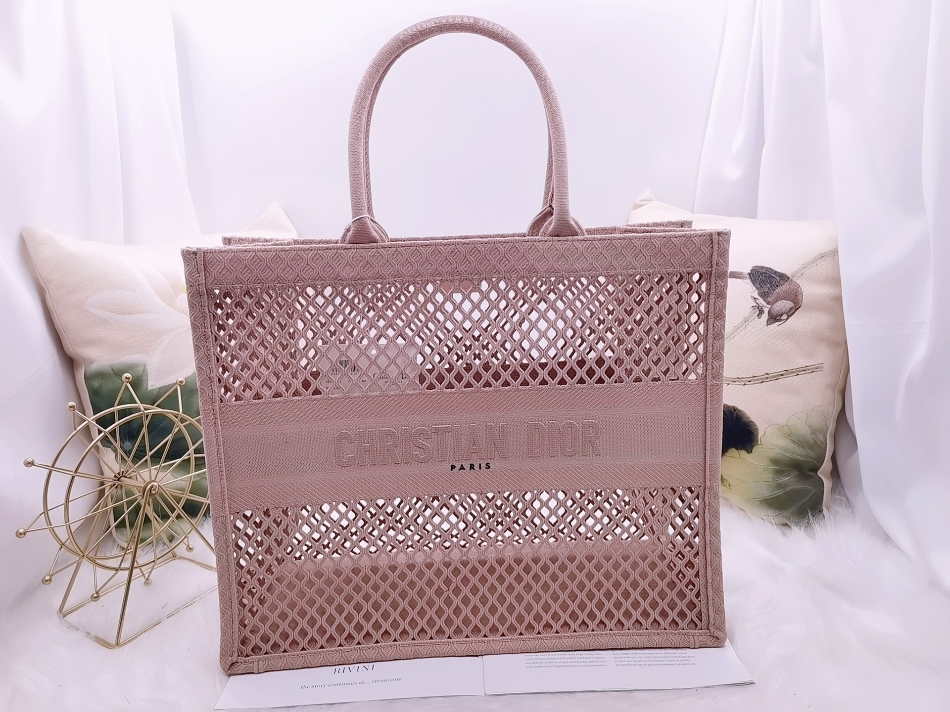 D*or book tote
