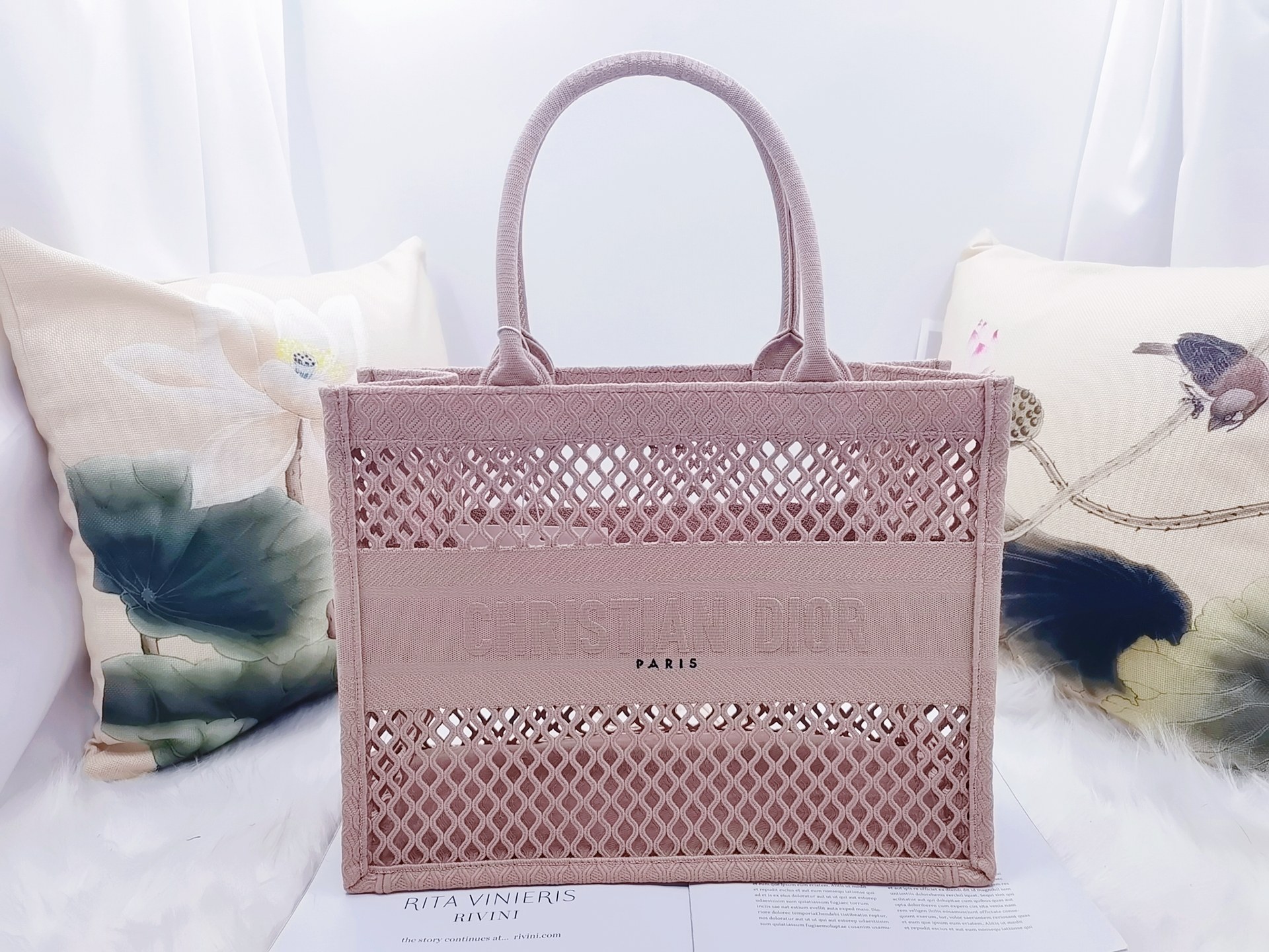 D*or book tote