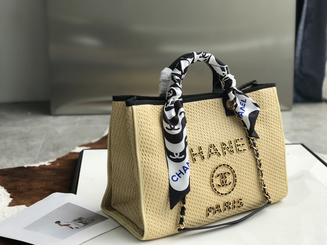 Ch*el tote