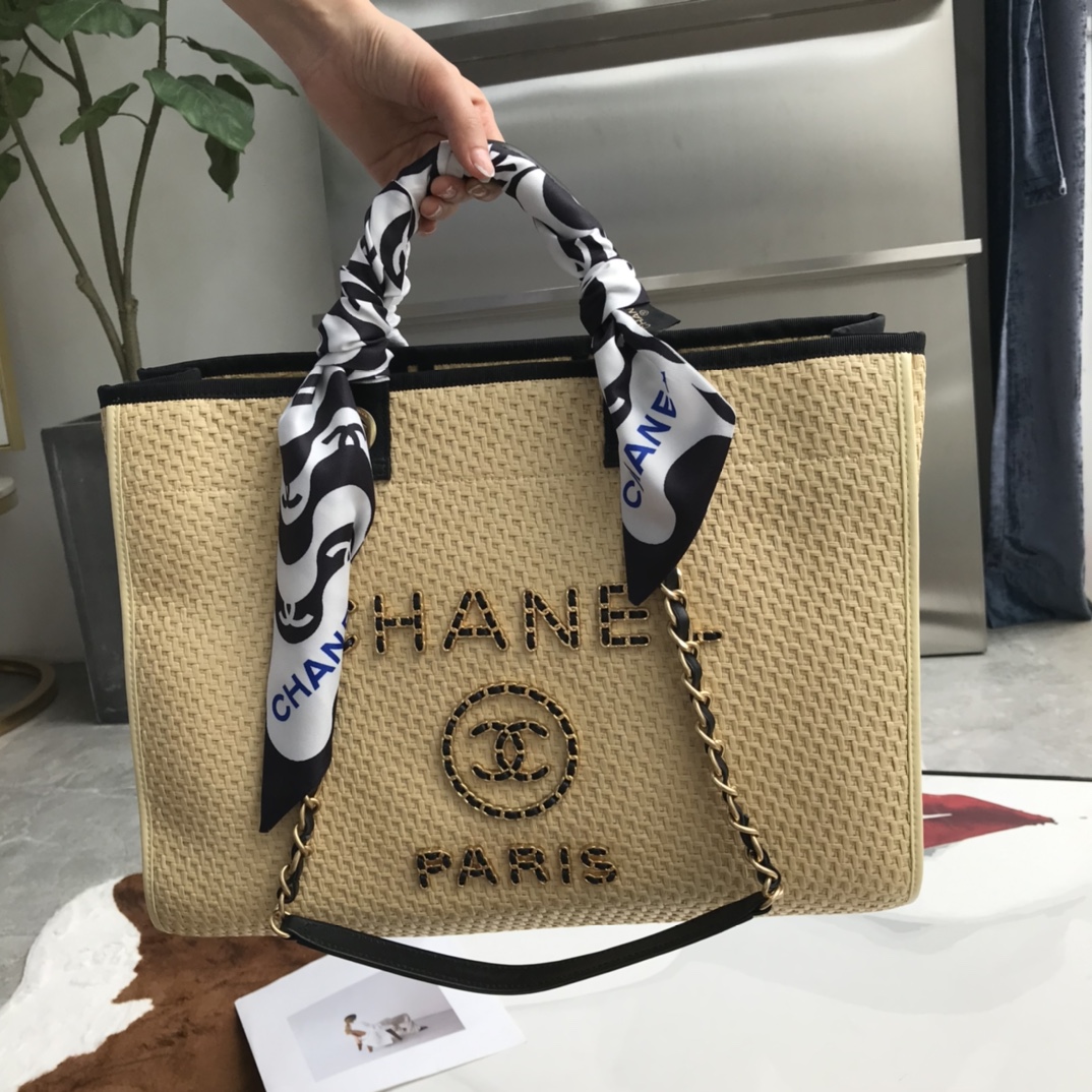 Ch*el tote