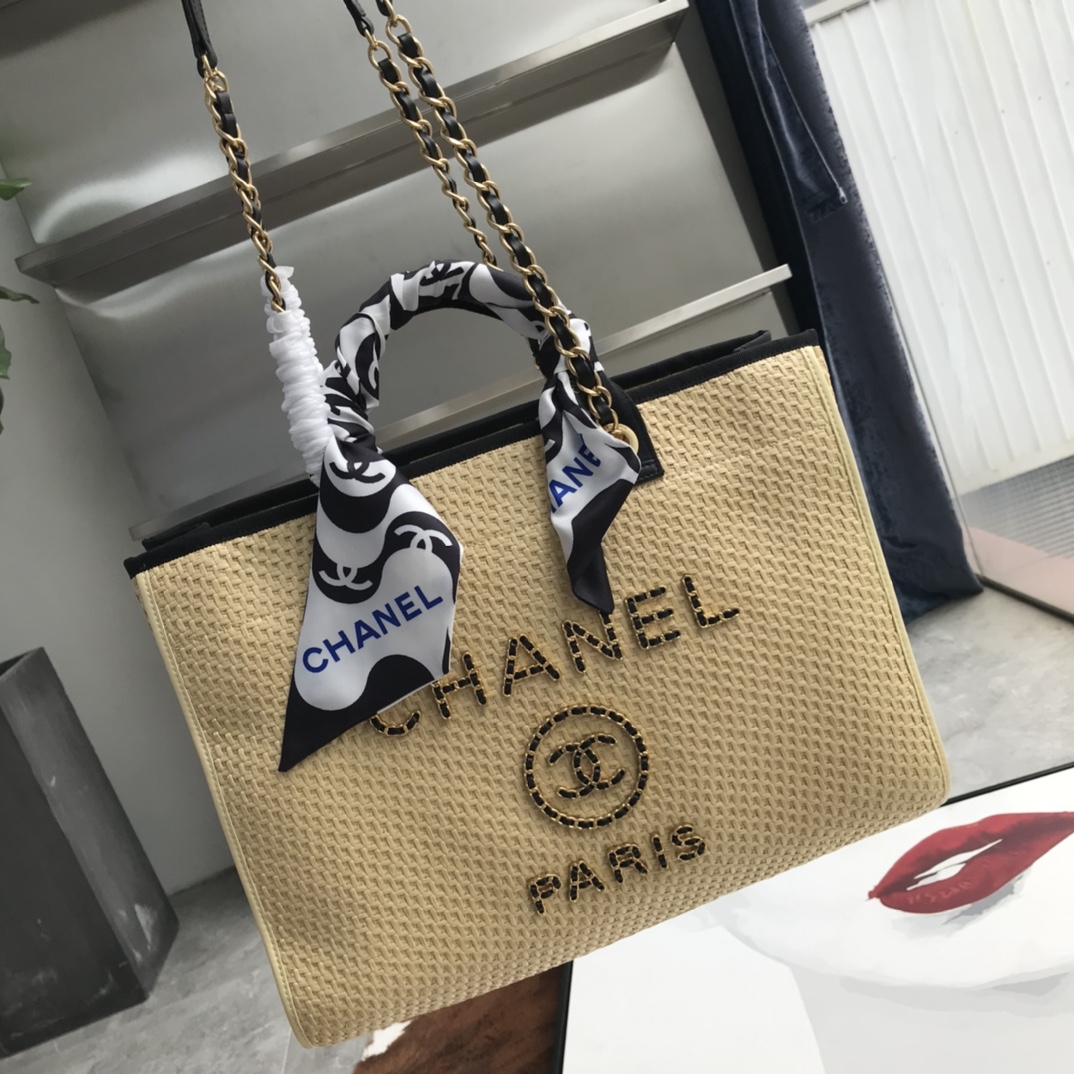 Ch*el tote