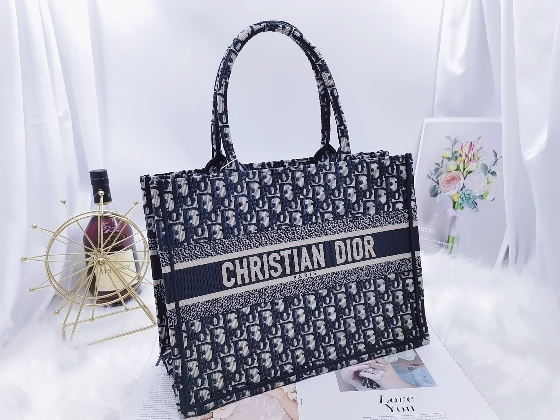 D*or book tote