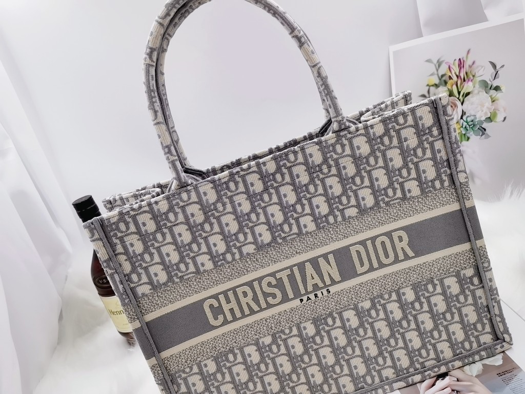 D*or book tote-medium