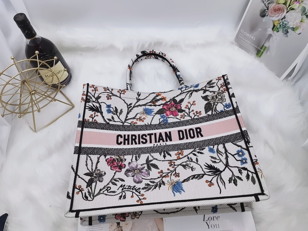 D*or book tote