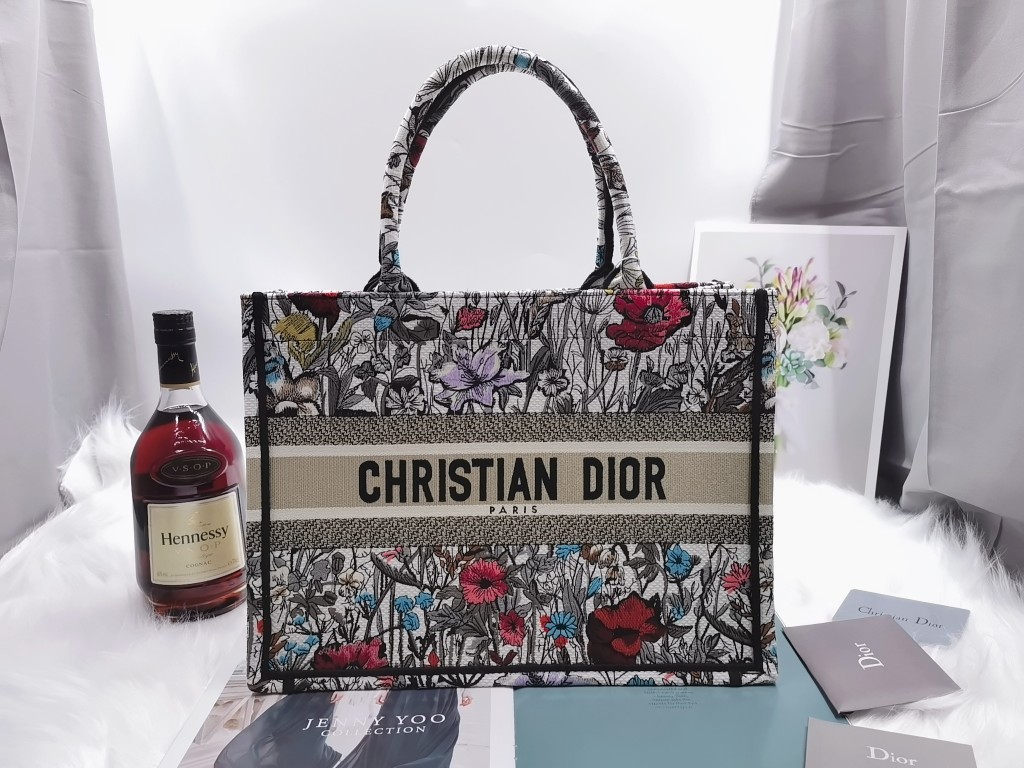 D*or book tote