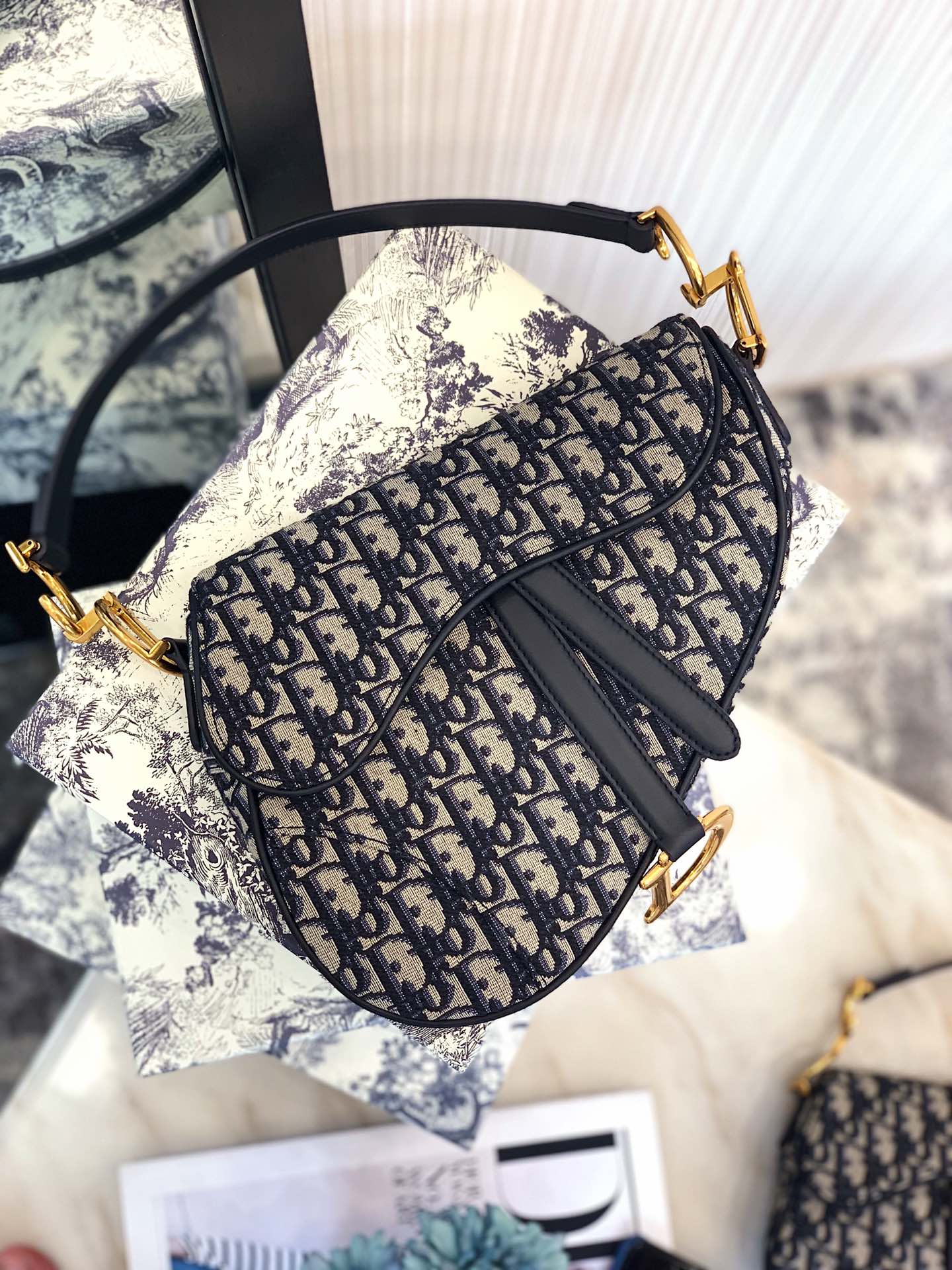 D*or saddle bag