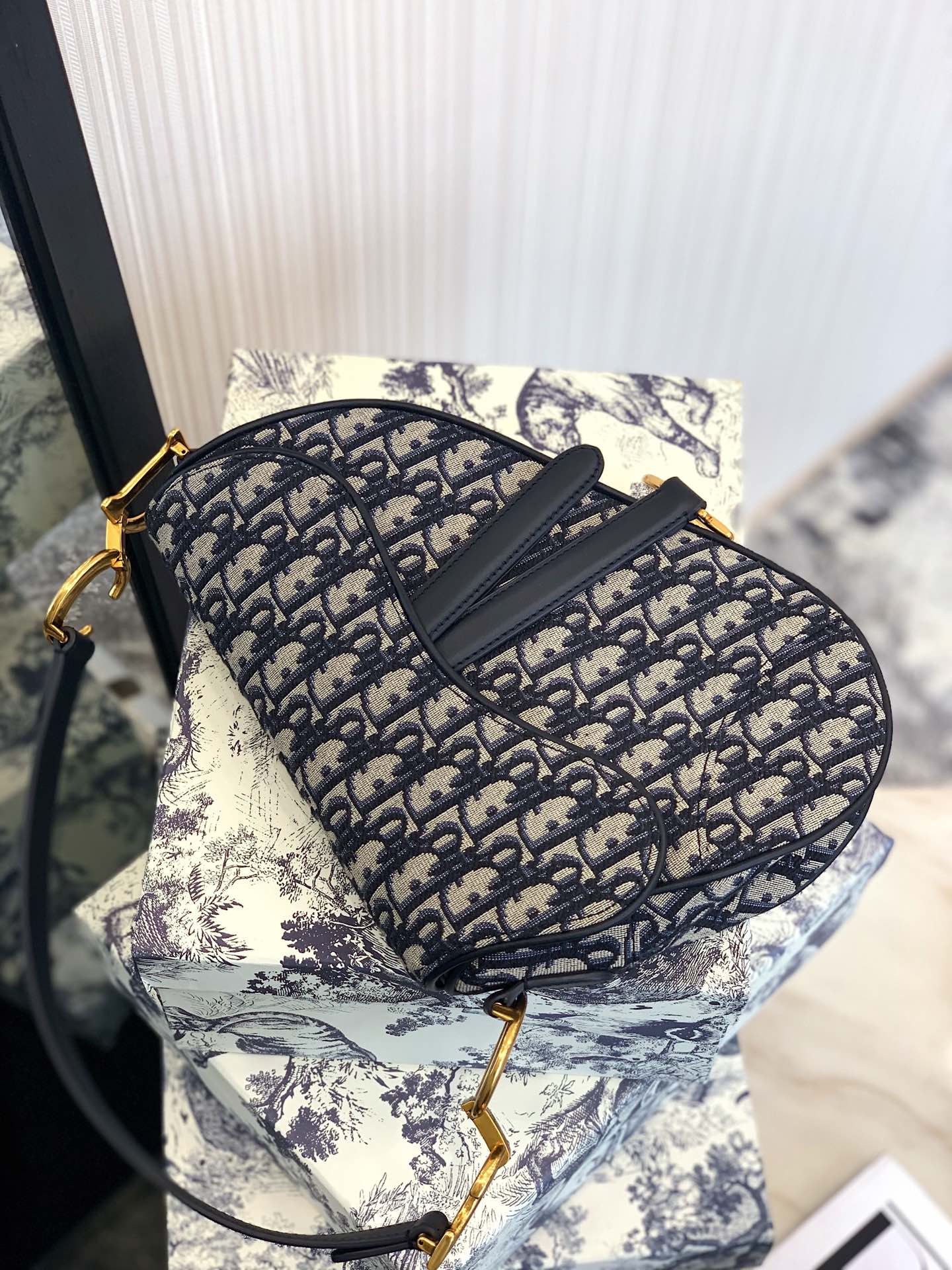 D*or saddle bag