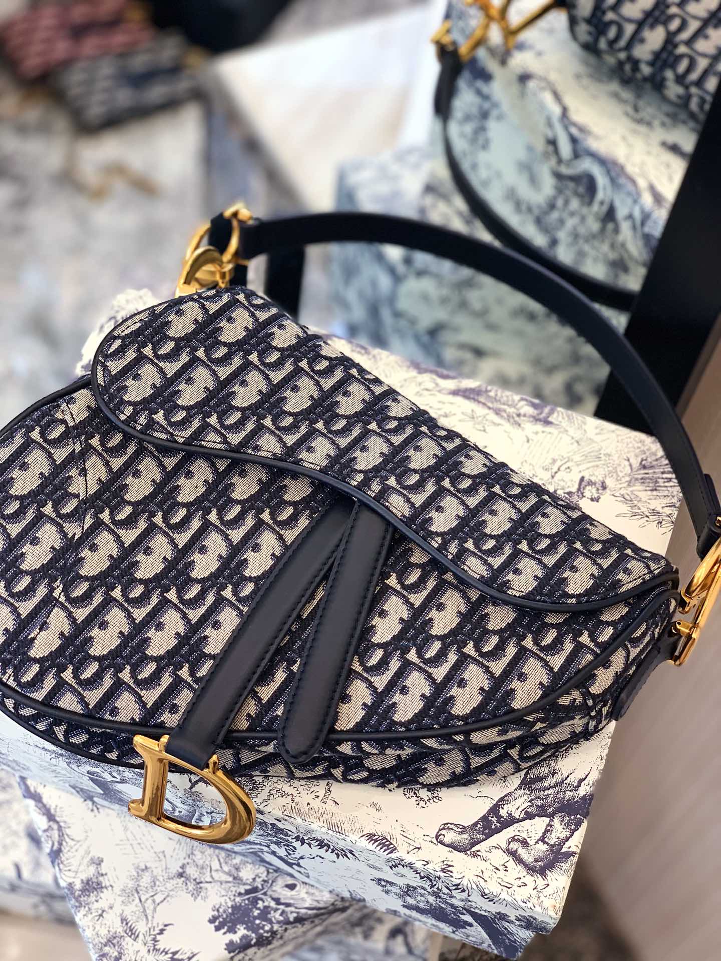 D*or saddle bag