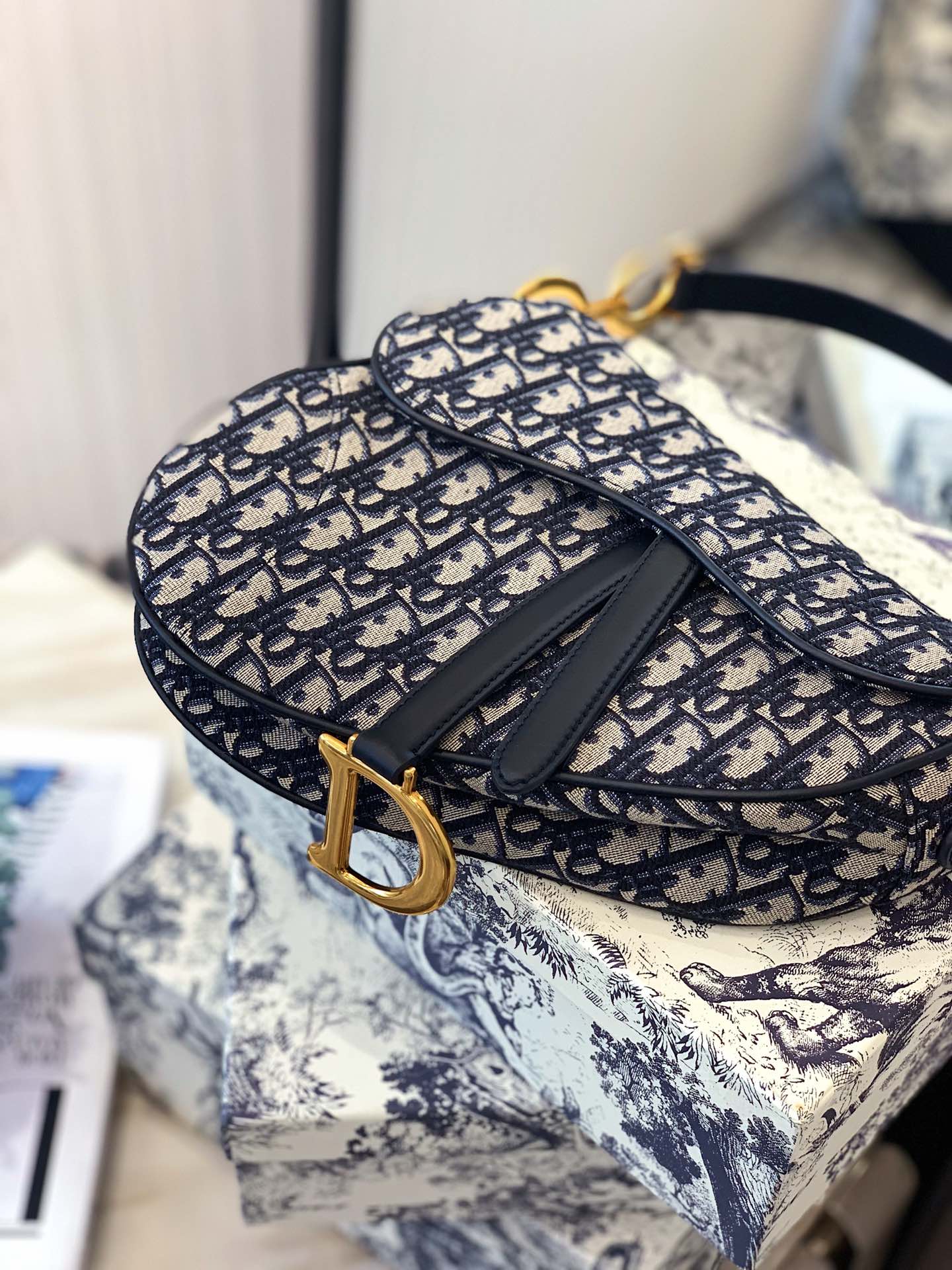 D*or saddle bag