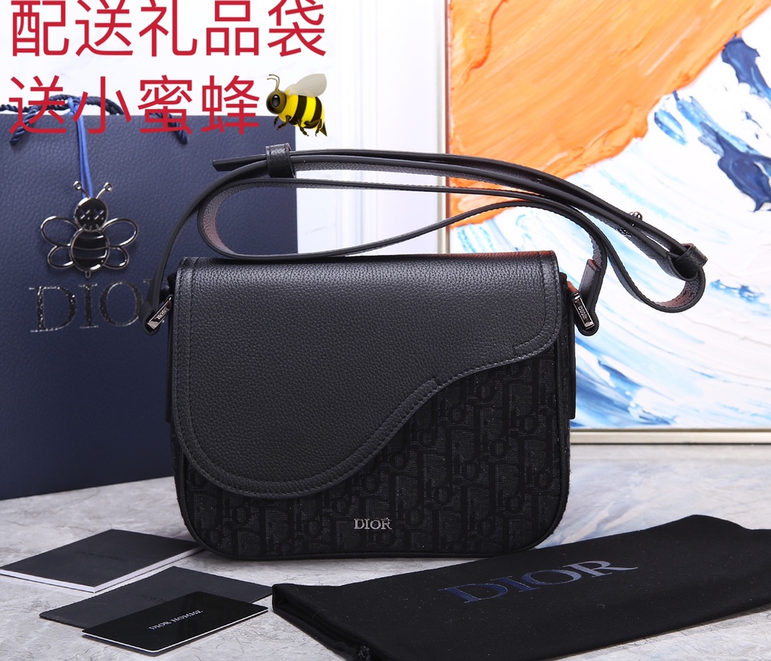 D*or saddle messenger bag