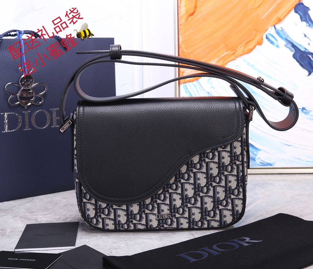 D*or saddle messenger bag