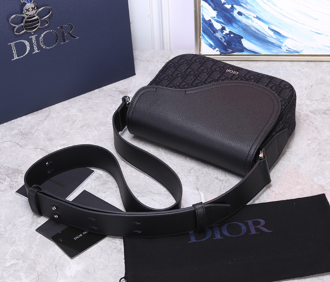 D*or saddle messenger bag