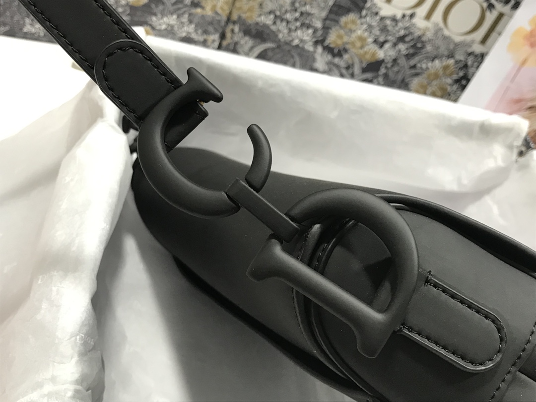 D*or saddle bag