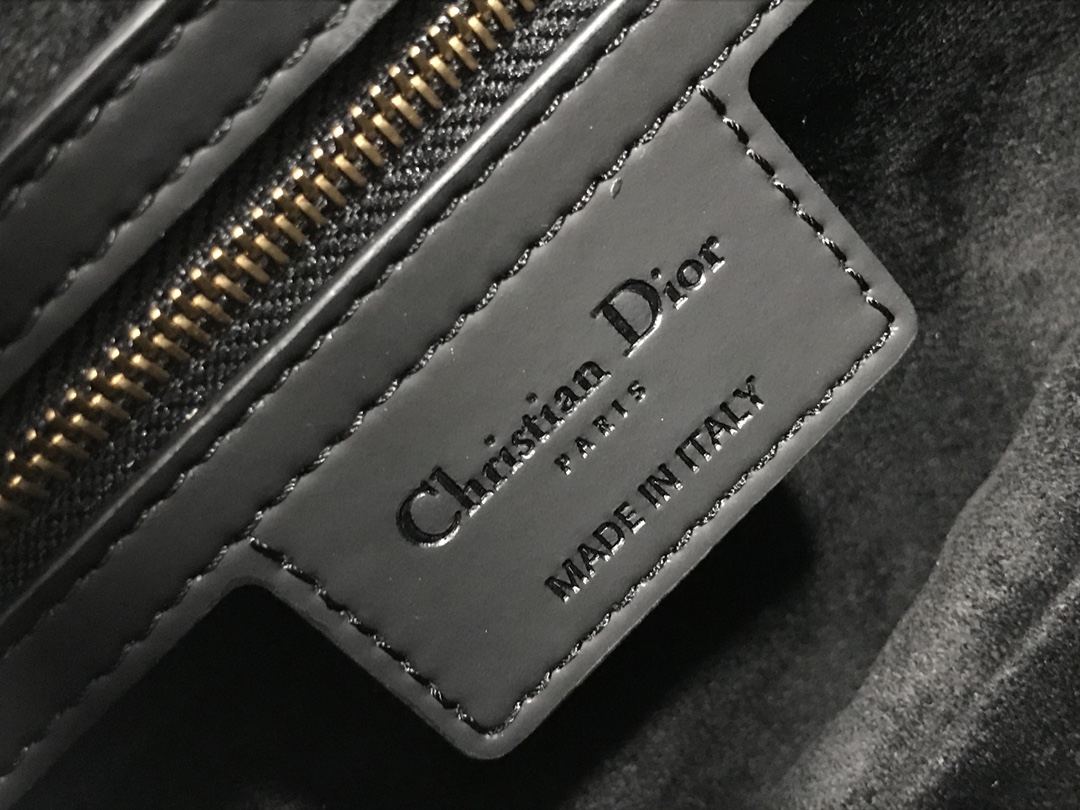 D*or saddle bag