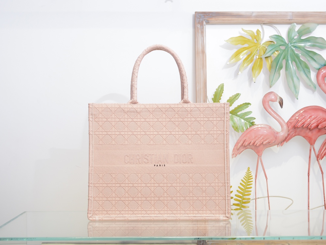D*or book tote