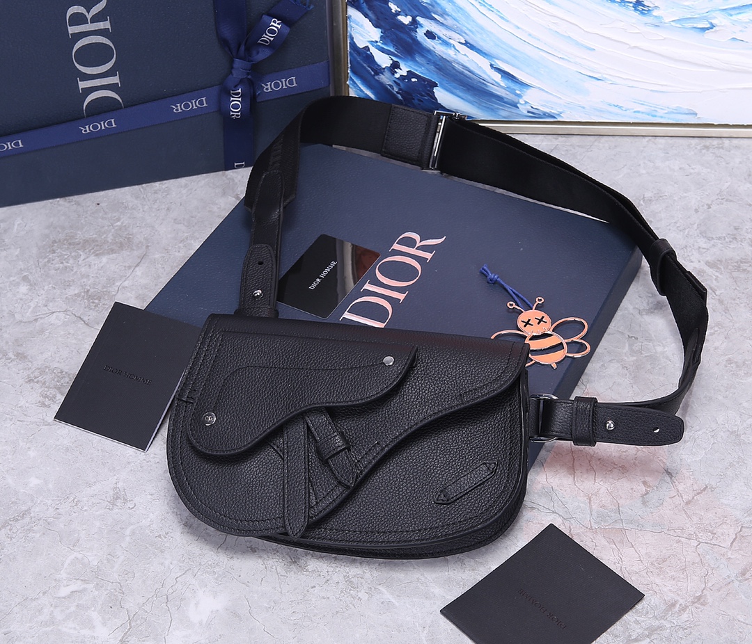 D*or men’s saddle bag