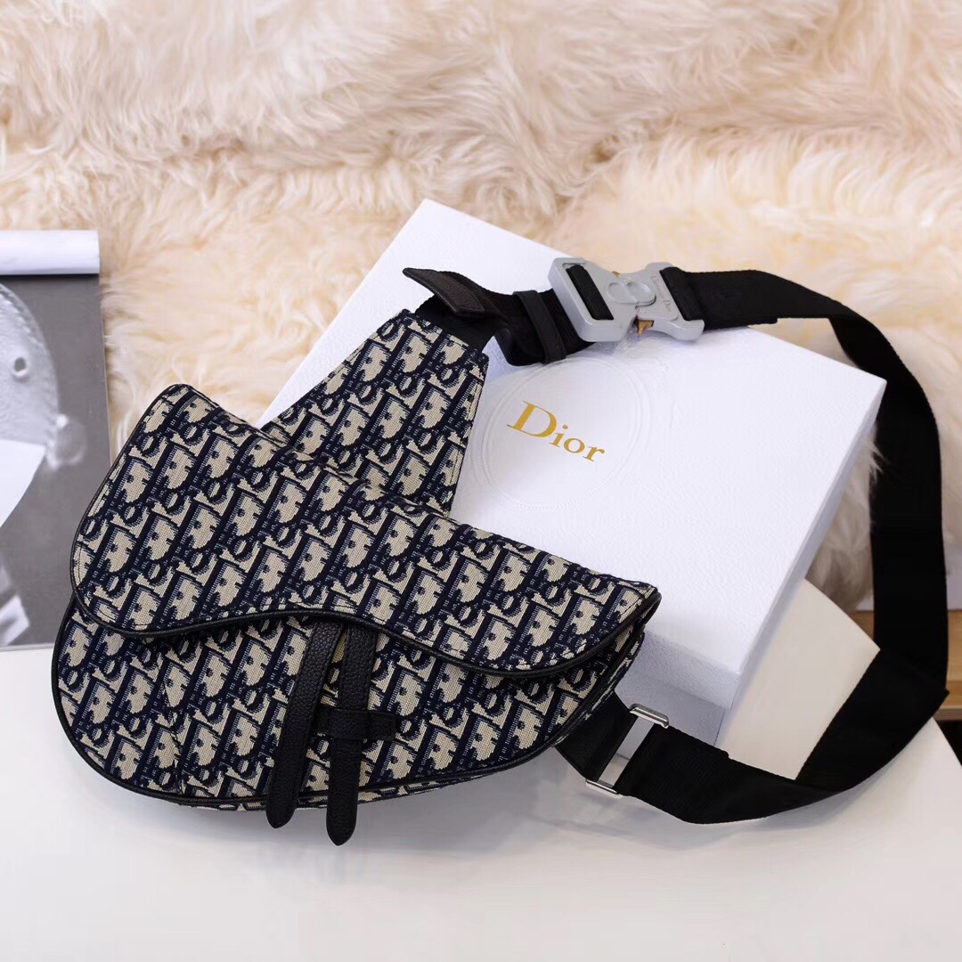 D*or men’s saddle bag