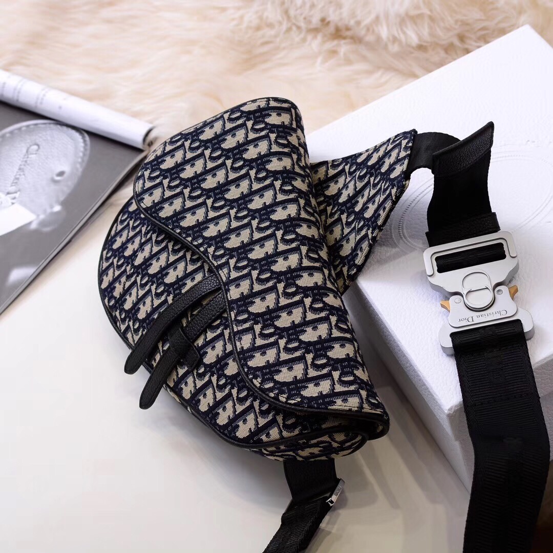 D*or men’s saddle bag