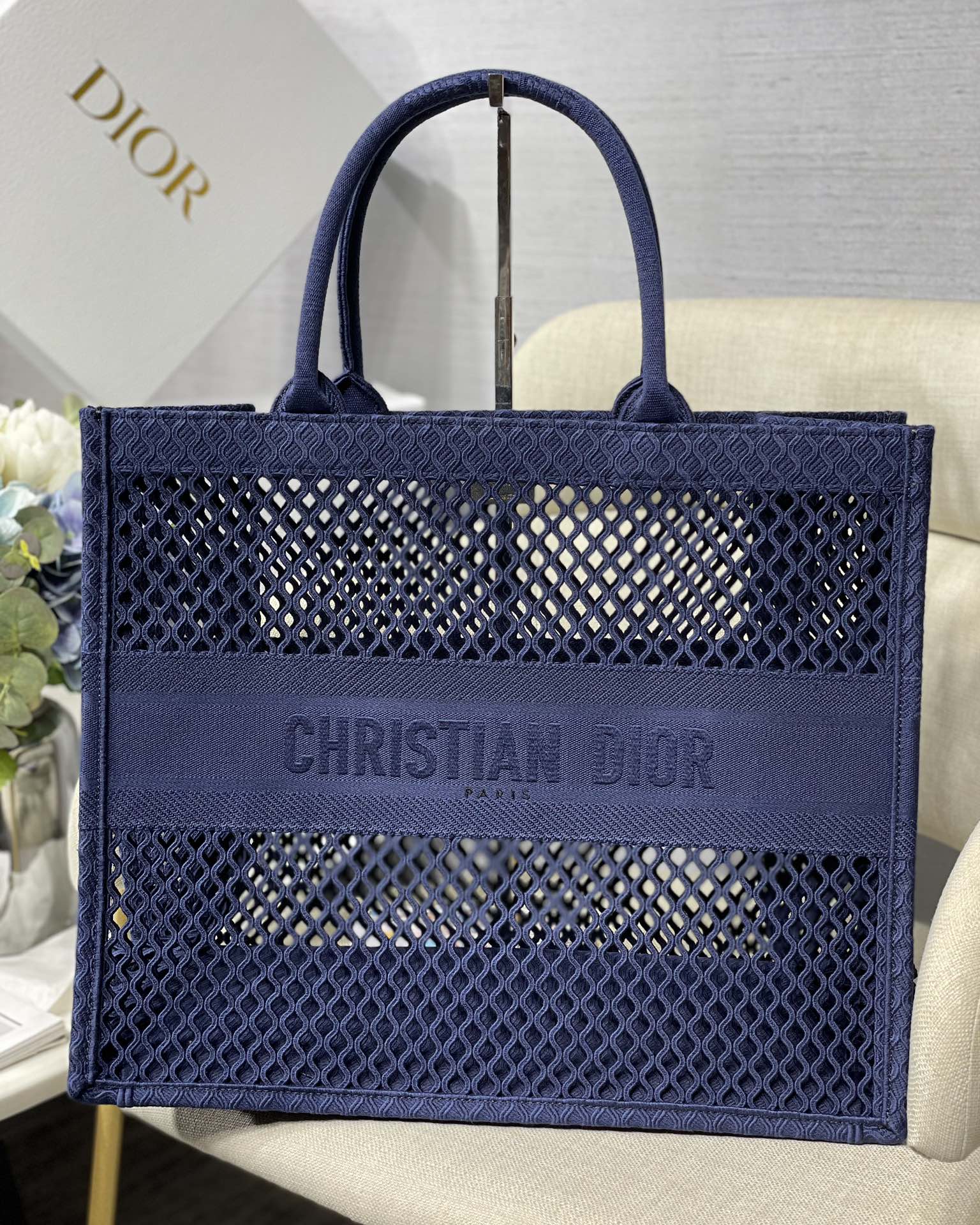 D*or book tote
