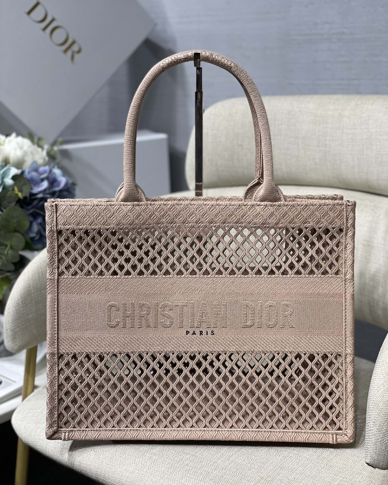 D*or book tote