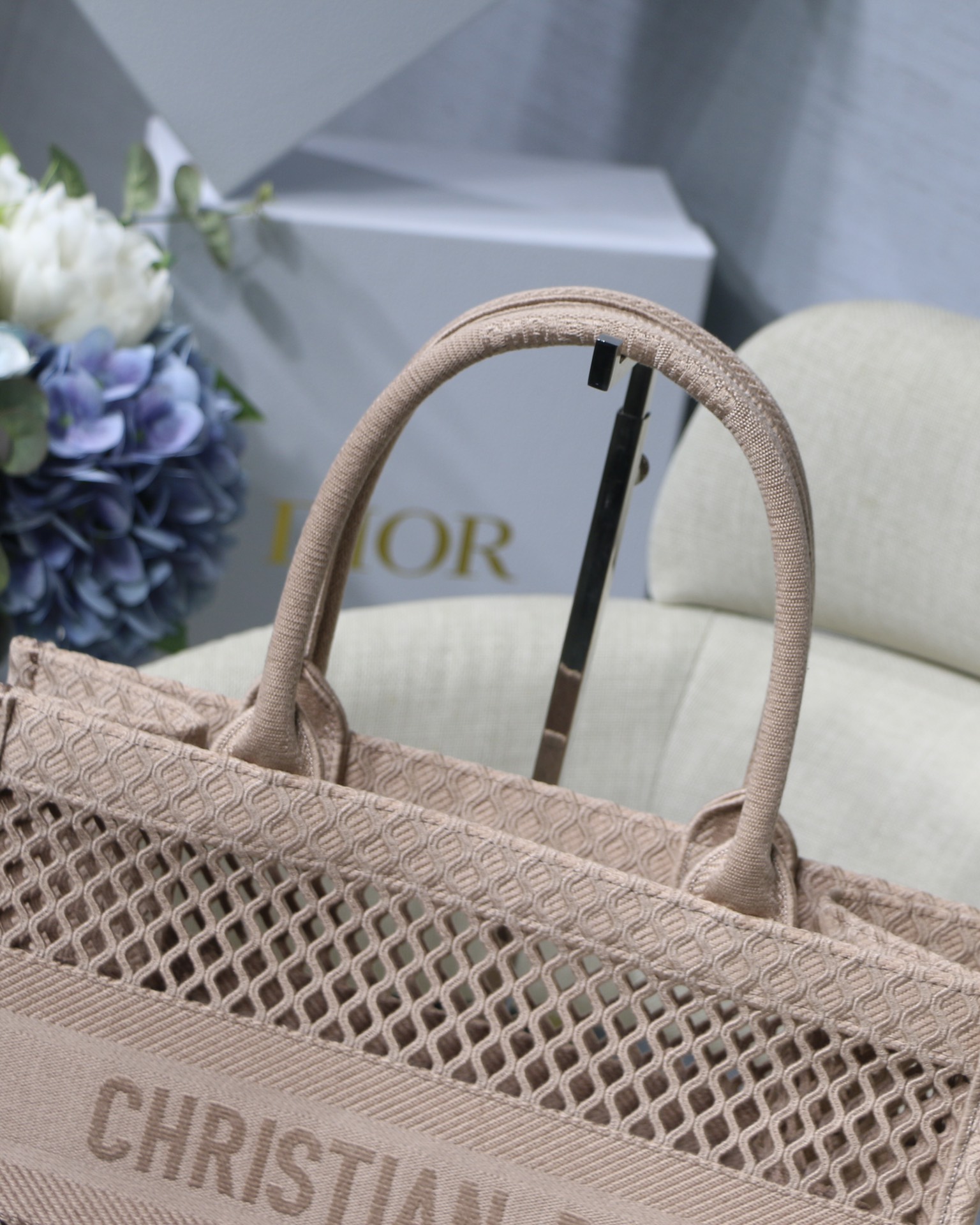 D*or book tote