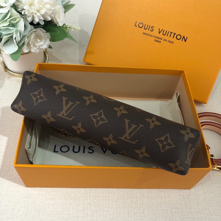 l**is V*t*n monogram pallas clutch