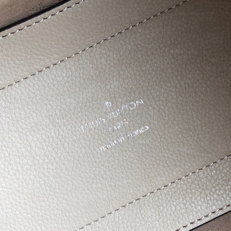 l**is V*t*n mahina leather hina pm