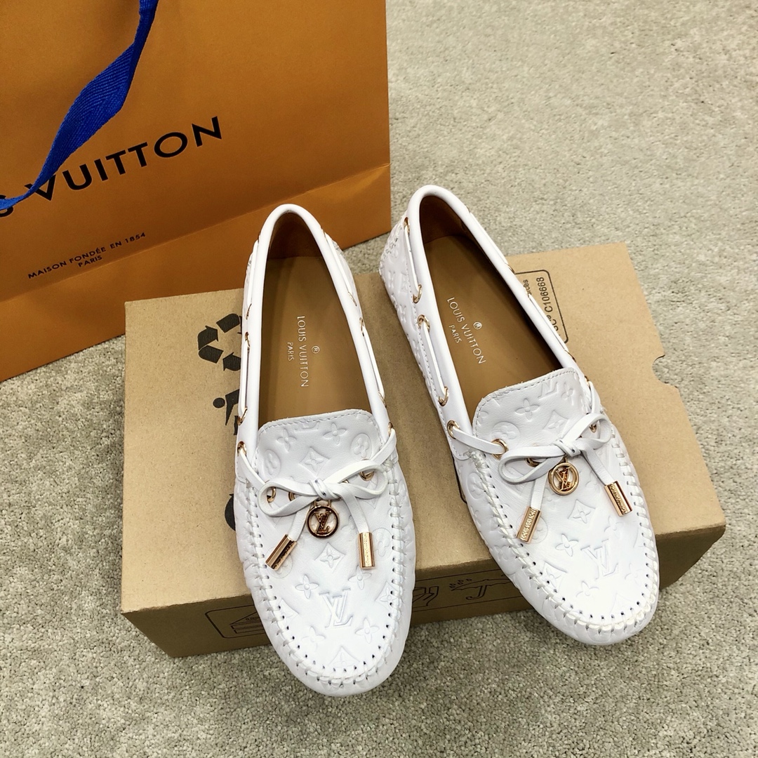 l**is V*t*n women’s gloria flat loafers white zoom shoes