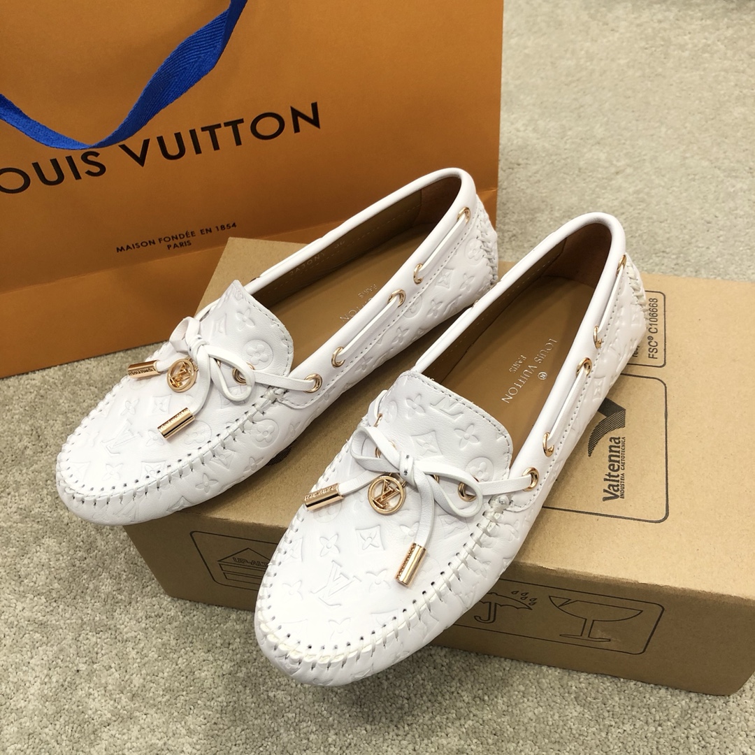 l**is V*t*n women’s gloria flat loafers white zoom shoes