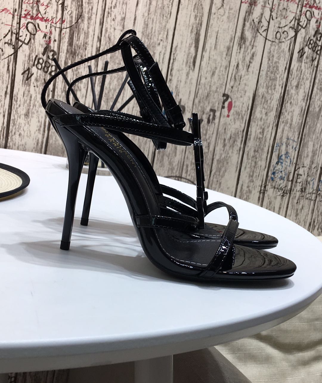 Yves Saint Laurent PARIS-CASSANDRA