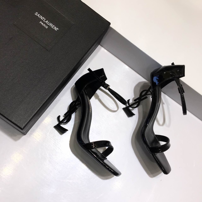 CASSANDRA FLAT SANDALS IN SMOOTH LEATHER