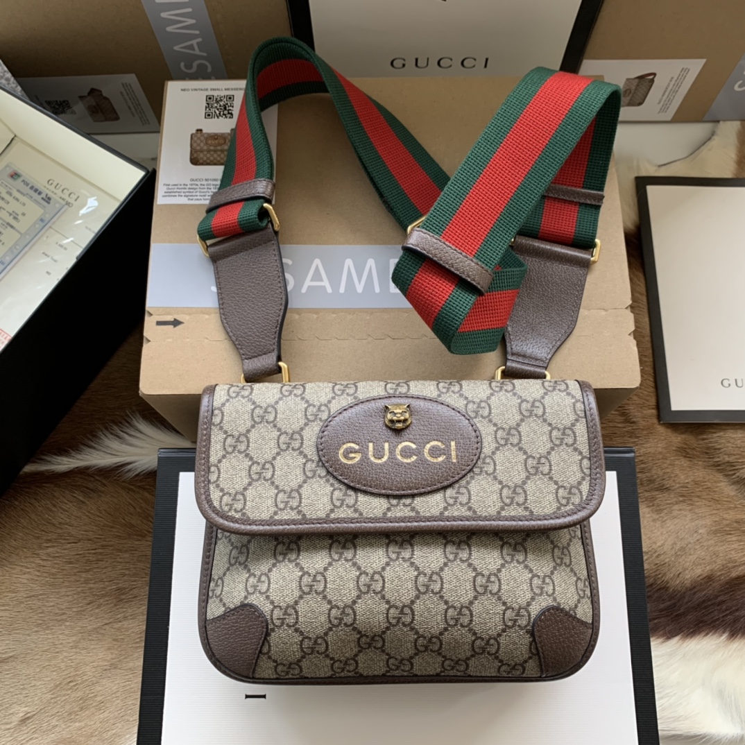 G*u*i shoulder bag
