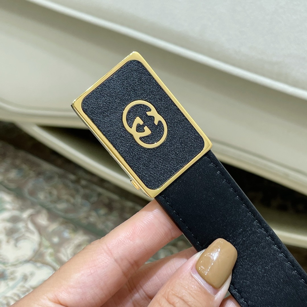 G*u*i square leather metal buckle