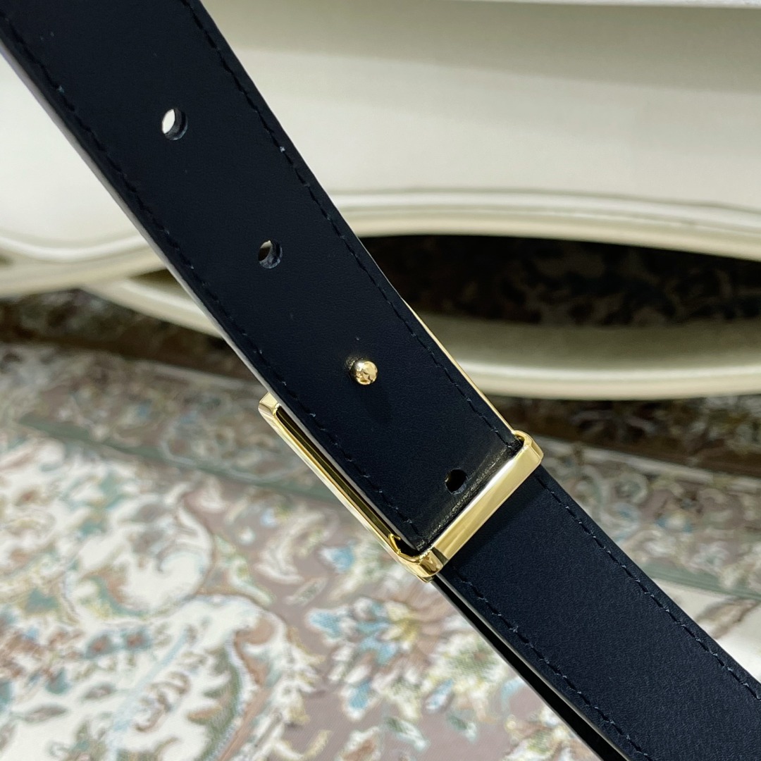 G*u*i square leather metal buckle