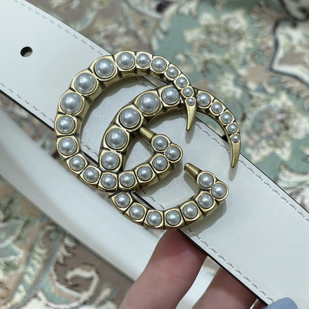 G*u*i pearl double g