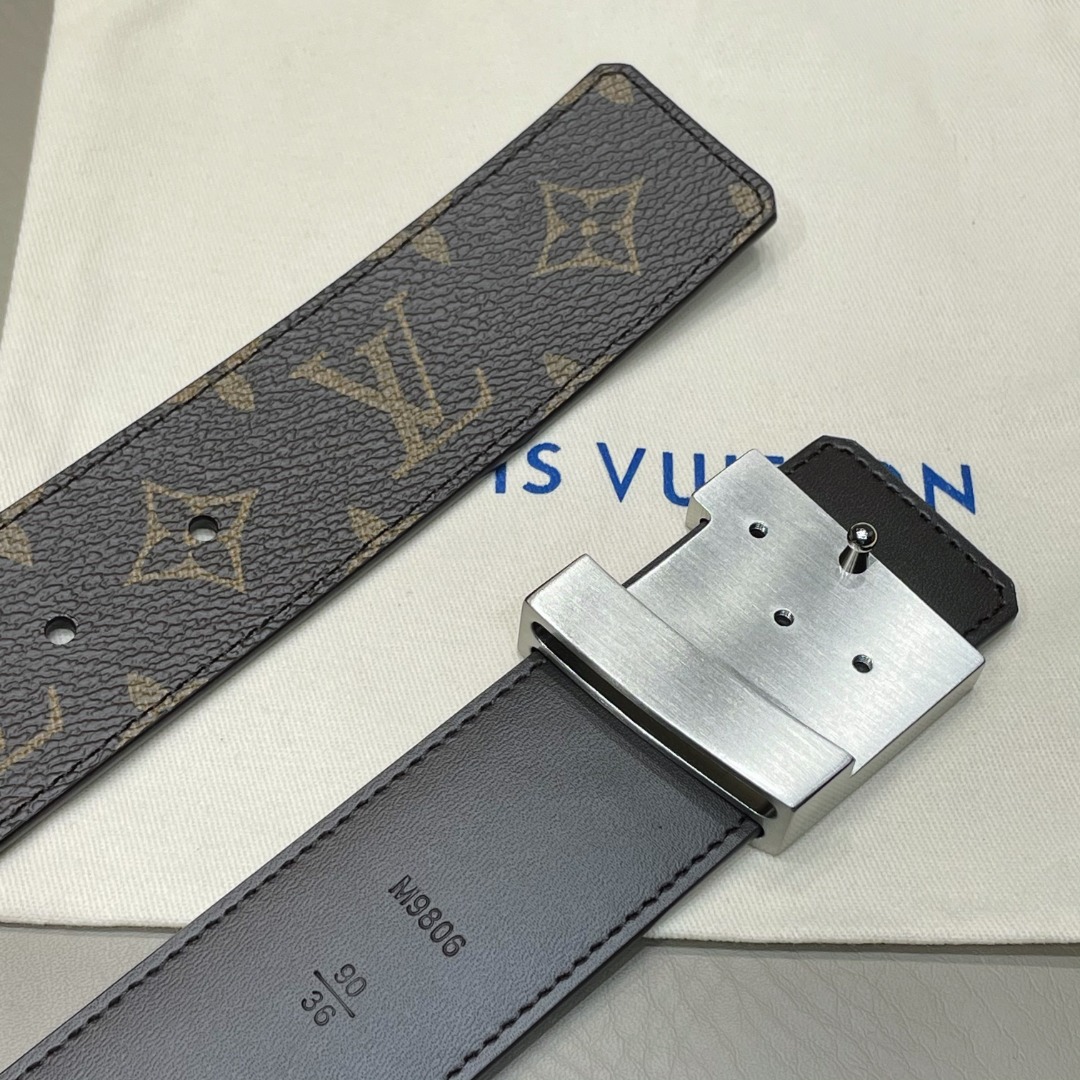 LV INITIAL MONOGRAM